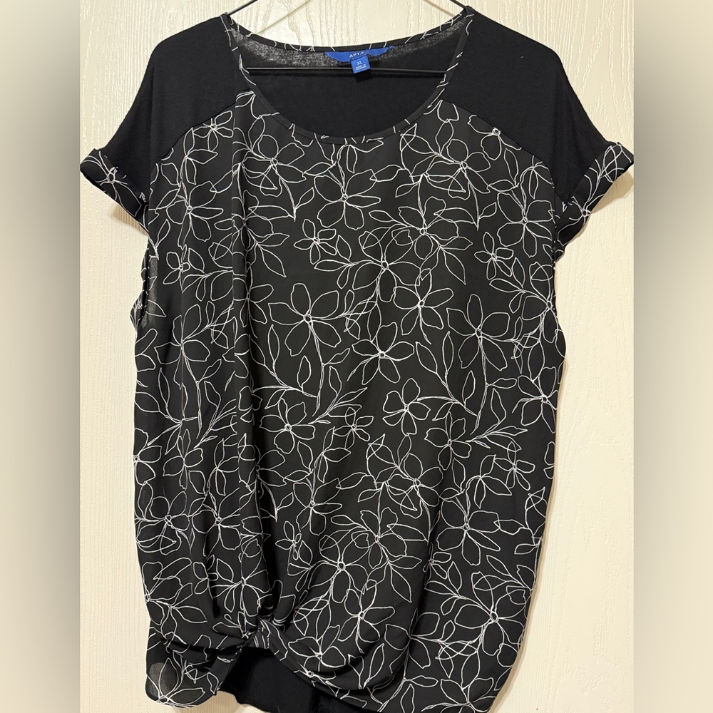 Apt. 9 Black and White Striped Top XL